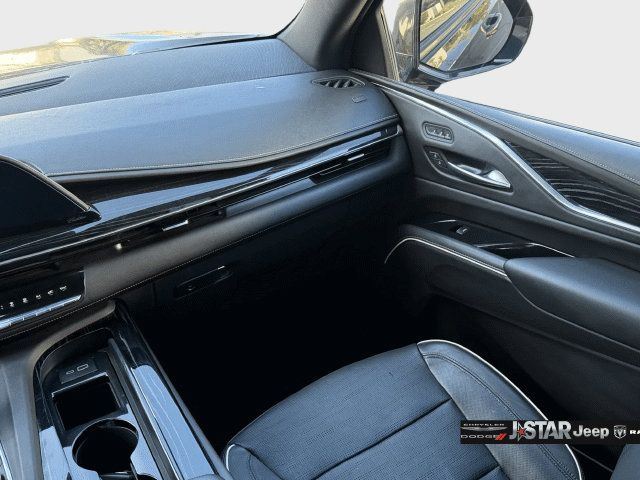 Used 2023 Cadillac Escalade Sport AWD/4WD image 16