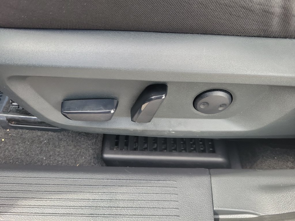 Certified 2023 Nissan Rogue SV FWD image 16