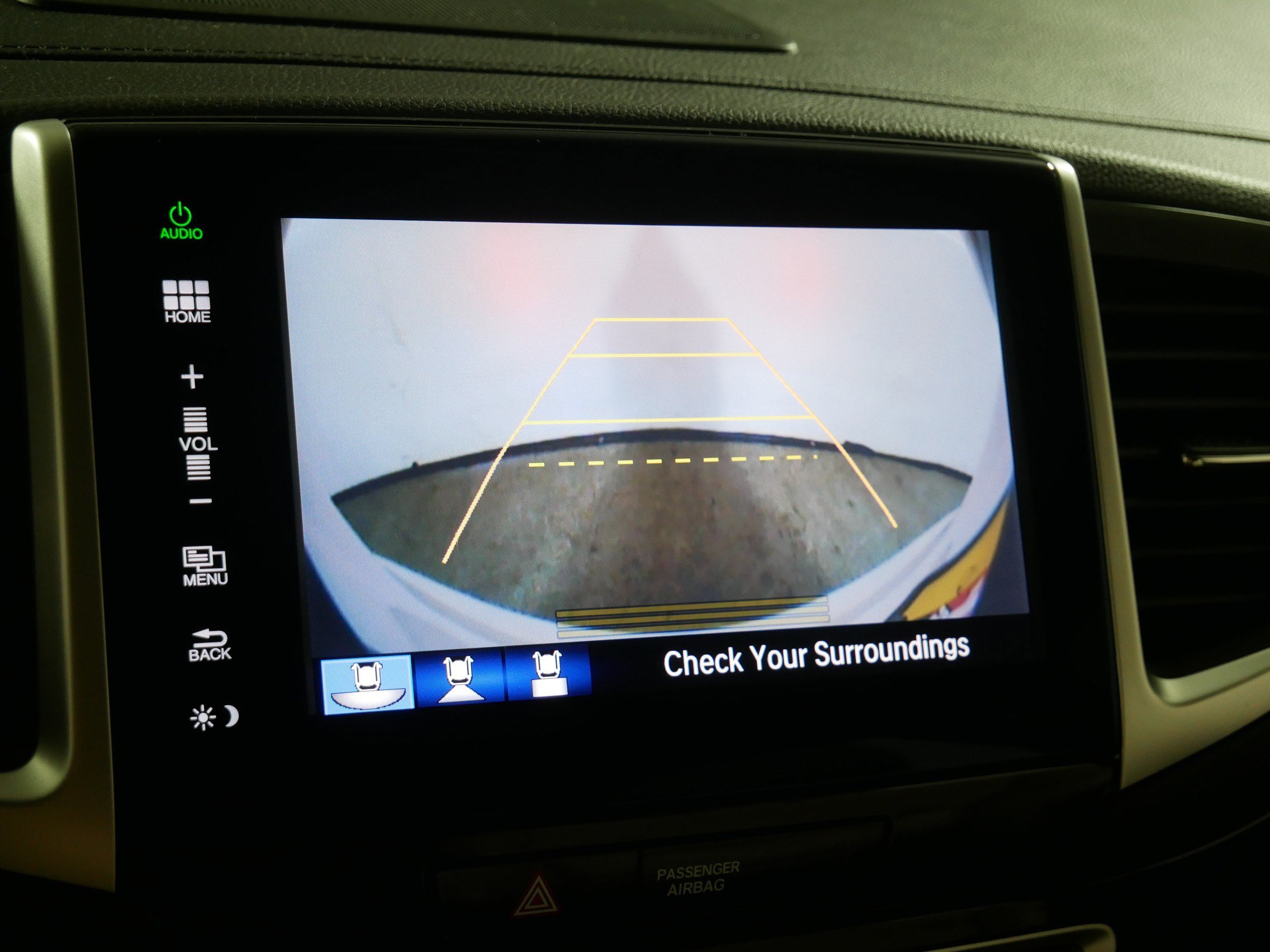 Used 2016 Honda Pilot Touring image 32