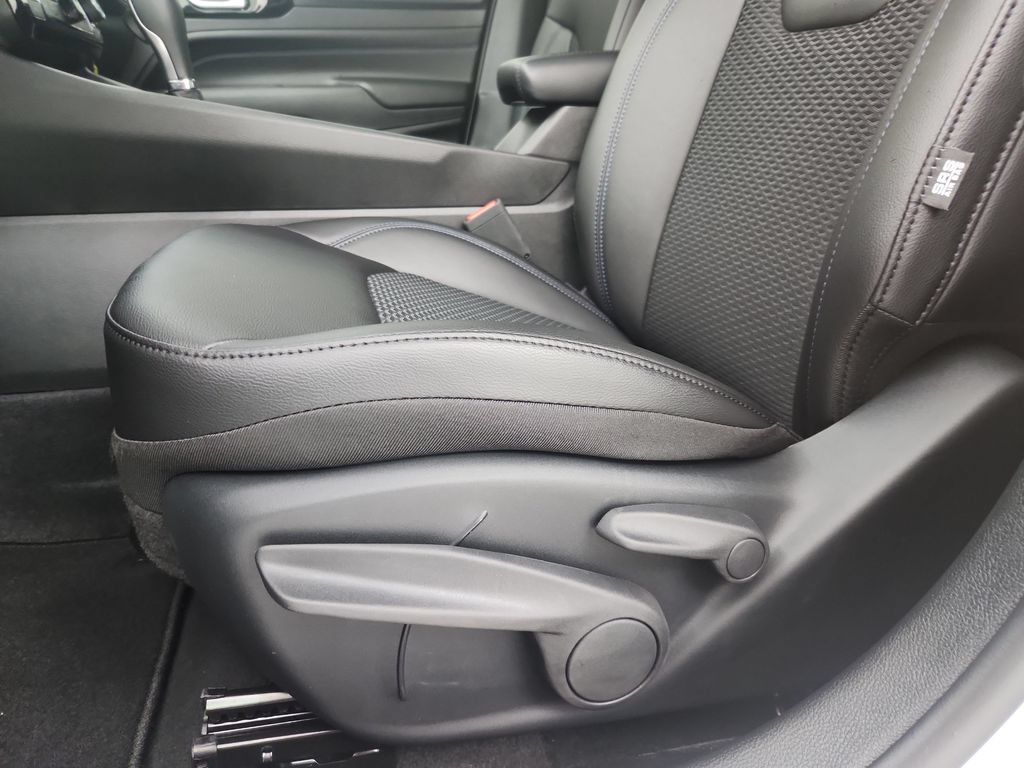 New 2026 Jeep Compass Latitude AWD/4WD image 19