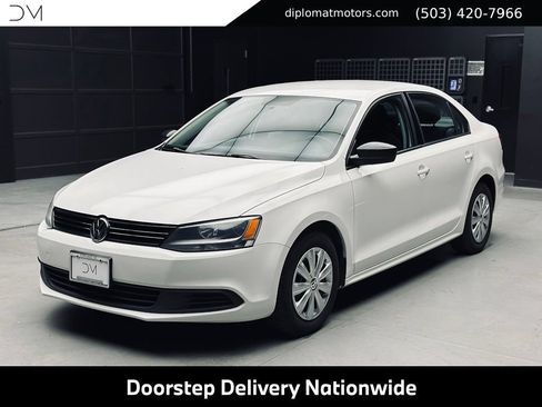 Used 2013 Volkswagen Jetta Sedan FWD image 1