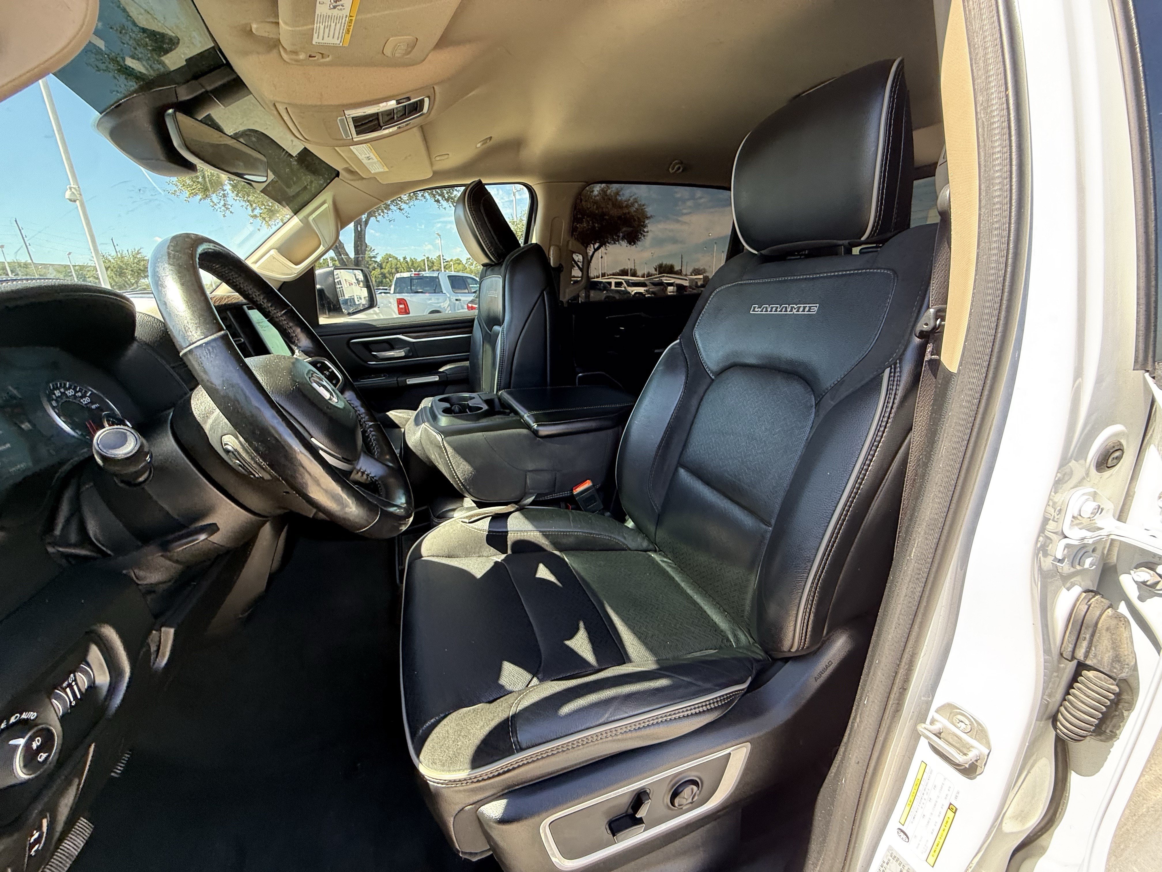 Used 2020 RAM 1500 Laramie w/ Off Road Group AWD/4WD image 27