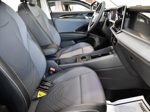 New 2026 Volkswagen Tiguan SE AWD/4WD image 24