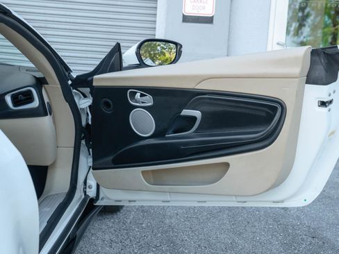 Used 2019 Aston Martin DB11 Volante RWD image 25