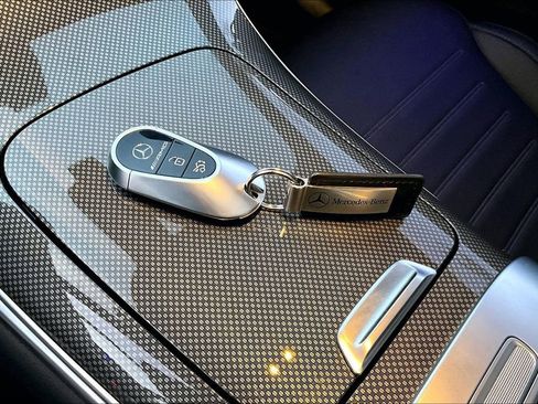 Certified 2025 Mercedes-Benz GLC 43 AMG 4MATIC image 10