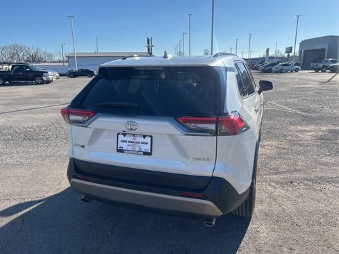 Used 2022 Toyota RAV4 Limited image 6