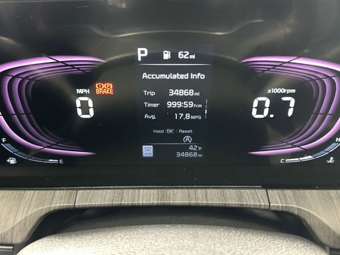 Used 2023 Kia Telluride EX w/ EX Captain's Chair Package image 21