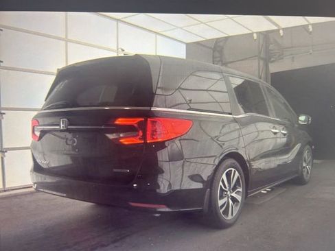 Used 2022 Honda Odyssey Touring image 2