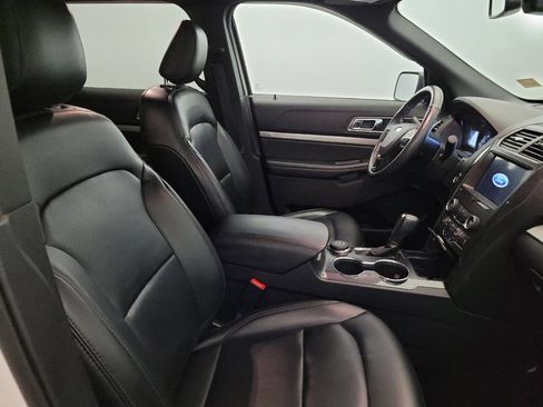 Used 2019 Ford Explorer XLT w/ Equipment Group 202A image 21
