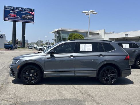 Certified 2023 Volkswagen Tiguan SE R-Line FWD image 2