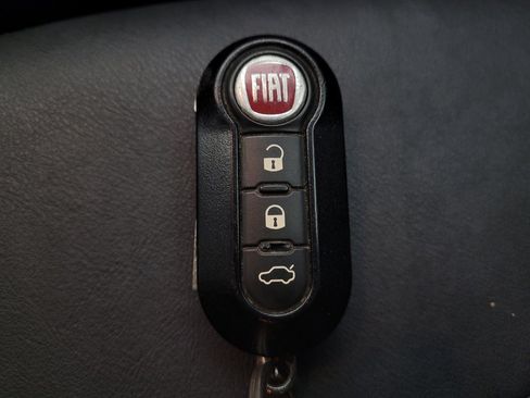 Used 2017 FIAT 500L Trekking w/ Urbana Appearance Package image 32