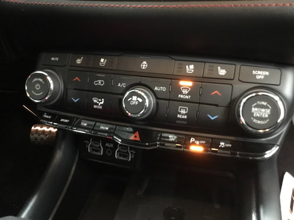Used 2023 Dodge Durango R/T w/ Tow 'N Go Package AWD/4WD image 28