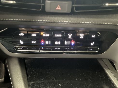 Certified 2023 Buick Envision Preferred w/ Sport Touring Package image 22