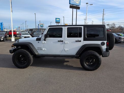 Used 2018 Jeep Wrangler Unlimited Sport S image 4