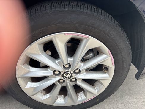 Used 2021 Toyota Corolla LE w/ LE Convenience Package image 15