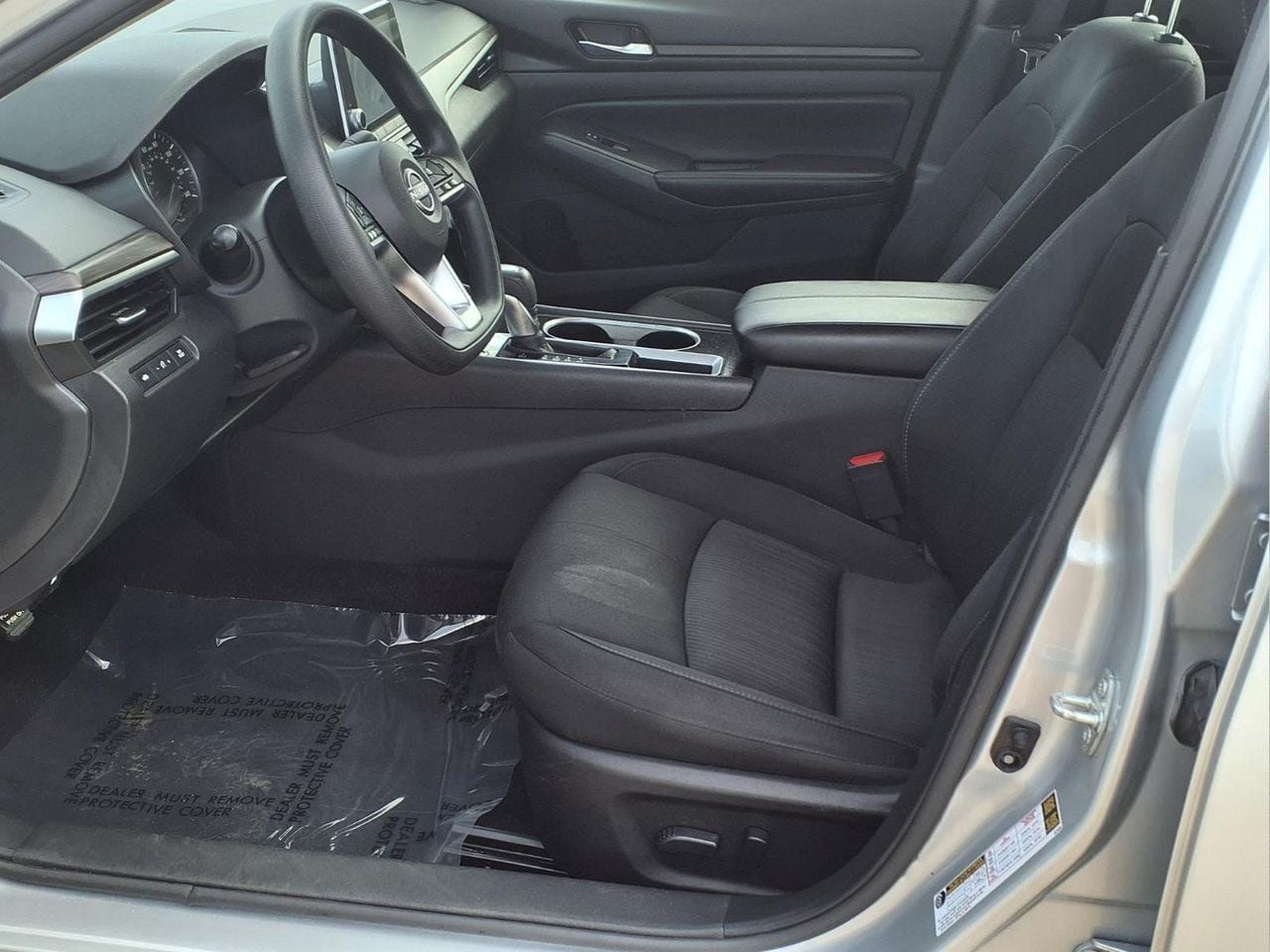 Used 2024 Nissan Altima 2.5 SV FWD image 12
