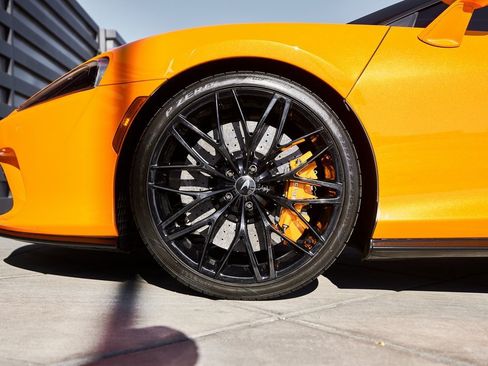 Used 2023 McLaren GT image 3