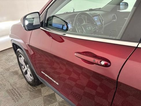 Used 2019 Jeep Cherokee Limited AWD/4WD image 9
