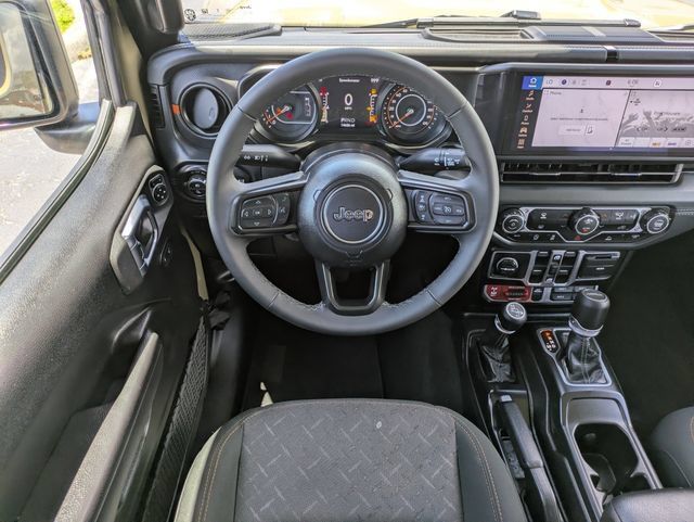Used 2026 Jeep Gladiator Mojave AWD/4WD image 12