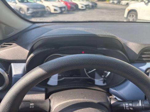 Used 2025 Nissan Versa SV FWD image 29