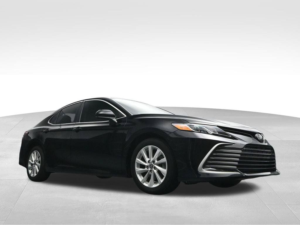 Used 2024 Toyota Camry LE FWD image 35