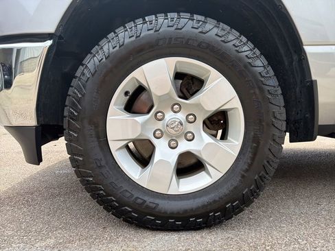 Used 2022 RAM 1500 Big Horn AWD/4WD image 12