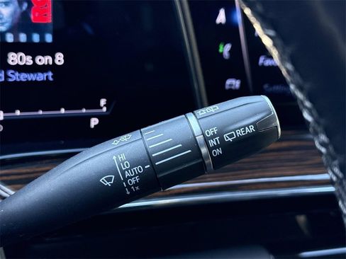 Used 2022 Cadillac Escalade Luxury image 27