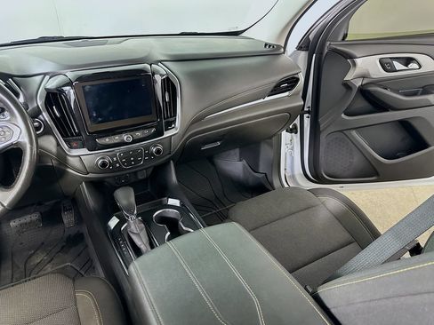 Used 2021 Chevrolet Traverse LT FWD image 19