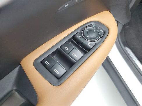 Used 2022 Cadillac XT5 Premium Luxury w/ Technology Package image 22