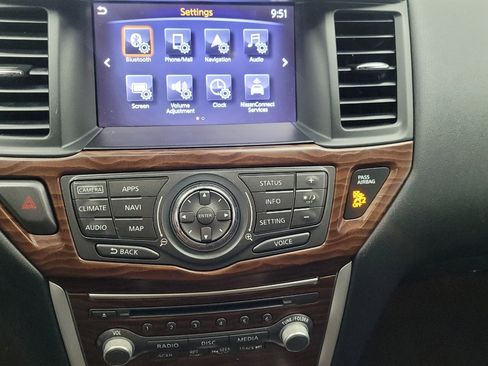 Used 2017 Nissan Pathfinder Platinum FWD image 25