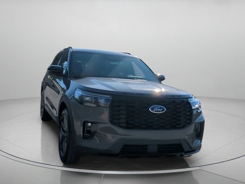 New 2026 Ford Explorer ST-Line w/ ST-Line Street Pack image 4