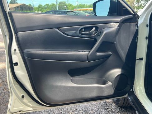 Used 2020 Nissan Rogue S FWD image 9