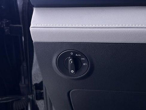 Used 2024 Volkswagen Taos SE image 26