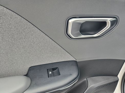 Used 2025 Kia K4 EX image 26