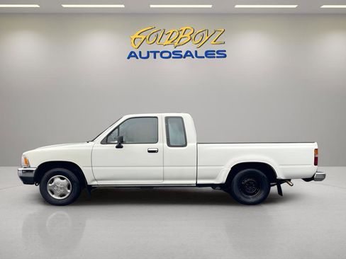 Used 1994 Toyota Pickup DX image 7