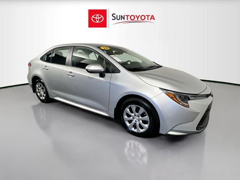 Used 2026 Toyota Corolla LE FWD image 1