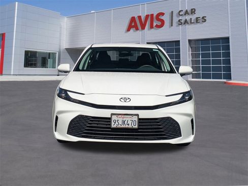 Used 2025 Toyota Camry LE image 2