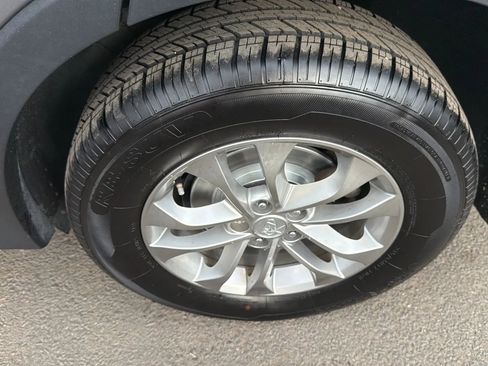 Used 2019 Hyundai Santa Fe SEL image 9