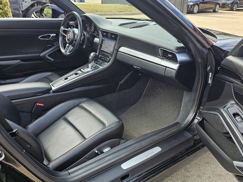 Used 2018 Porsche 911 Carrera image 23