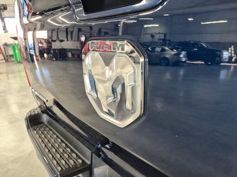 Used 2019 RAM 1500 Limited image 12