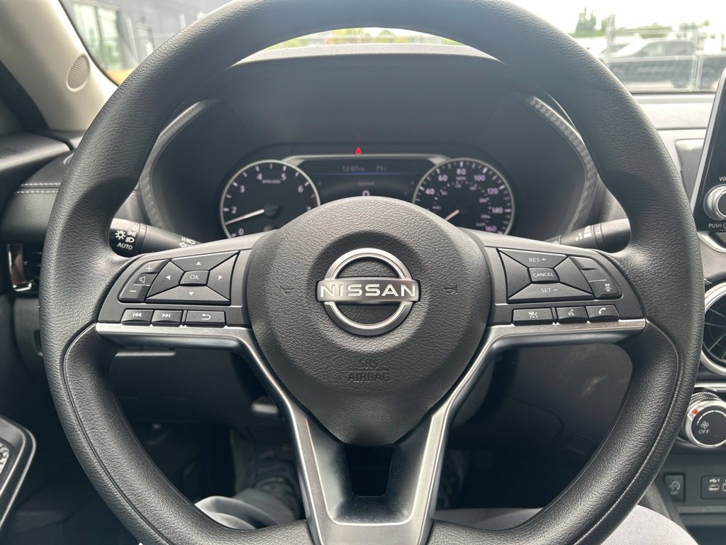 Used 2025 Nissan Sentra SV FWD image 15