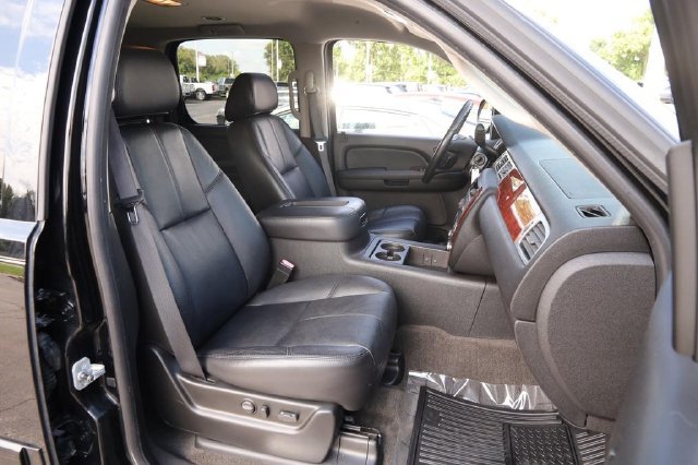 Used 2009 Chevrolet Suburban LT w/ Luxury Package RWD image 26