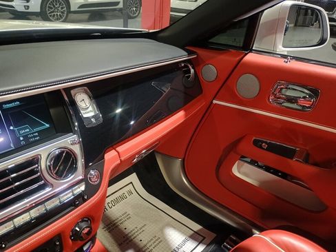 Used 2018 Rolls-Royce Dawn image 19