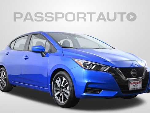 Used 2022 Nissan Versa SV w/ Electronics Package image 3