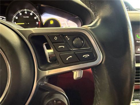 Used 2022 Porsche Cayenne E-Hybrid w/ Premium Plus Package image 17