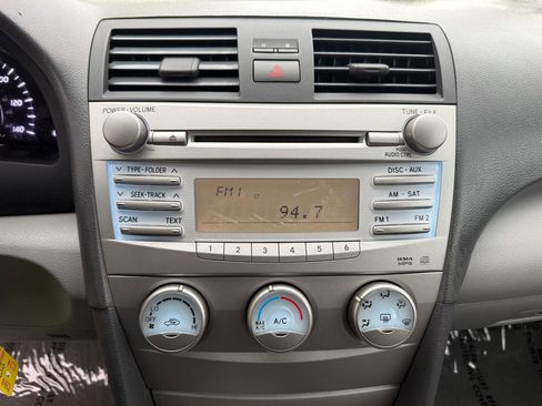 Used 2010 Toyota Camry image 26