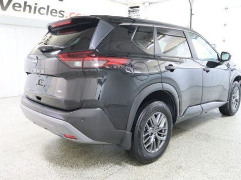 Used 2023 Nissan Rogue S AWD/4WD image 6