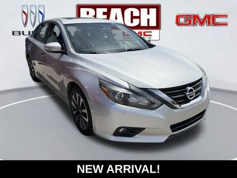 Used 2016 Nissan Altima 2.5 SL w/ 2.5 Technology w/LED Package FWD image 1