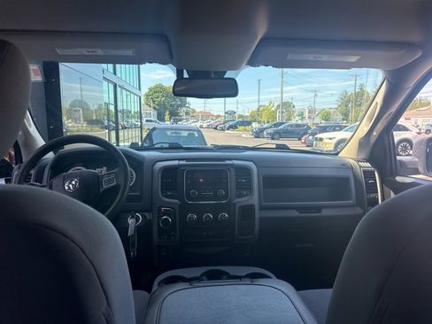 Used 2019 RAM 1500 Express image 9