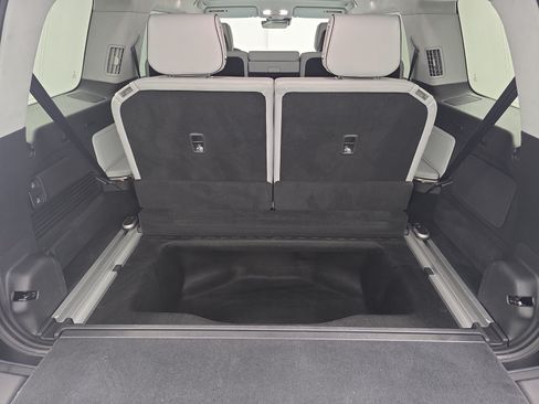 Used 2023 Rivian R1S Adventure AWD/4WD image 26